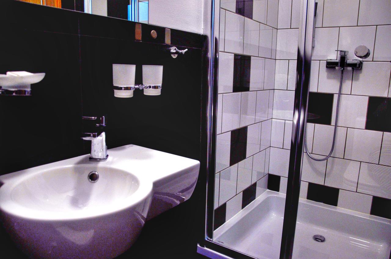 Hotel Klondaik Corner Варка Екстериор снимка