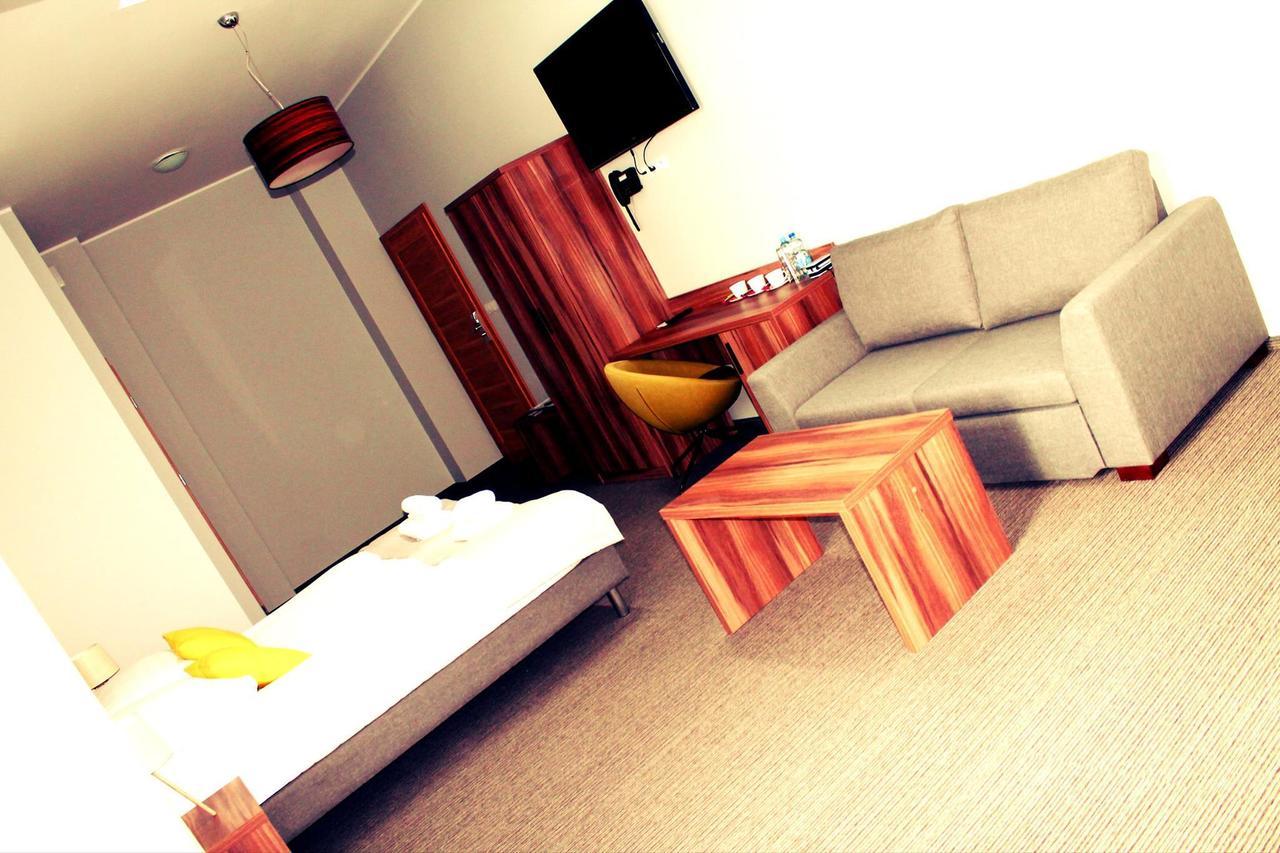 Hotel Klondaik Corner Варка Екстериор снимка